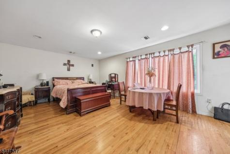 165 S Clinton Street East Orange NJ 07018