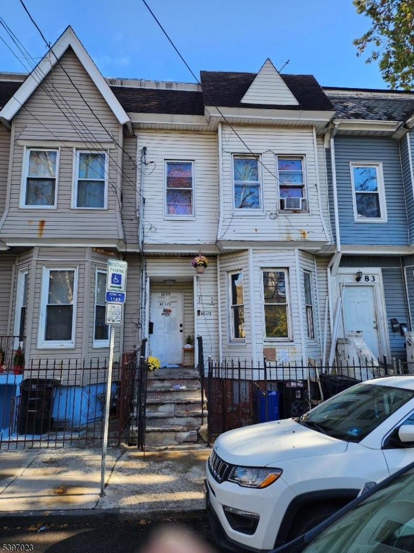 83 Garside Street Newark NJ 07104