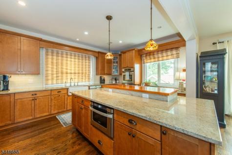 121 Maxim Drive Hopatcong NJ 07843