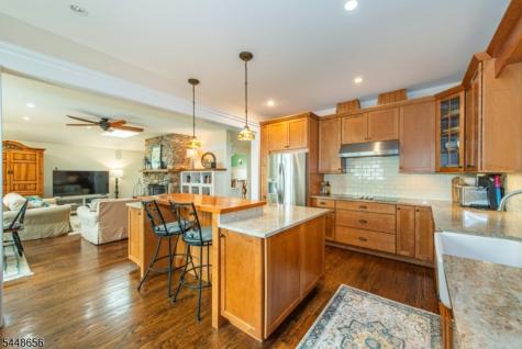 121 Maxim Drive Hopatcong NJ 07843