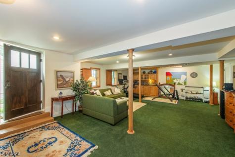 121 Maxim Drive Hopatcong NJ 07843