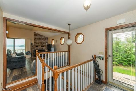 121 Maxim Drive Hopatcong NJ 07843