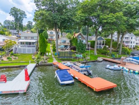 121 Maxim Drive Hopatcong NJ 07843