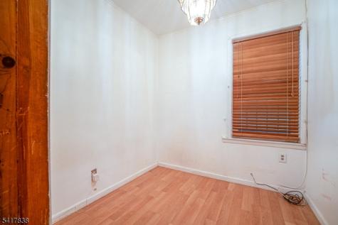 390 Lafayette Street Newark NJ 07105