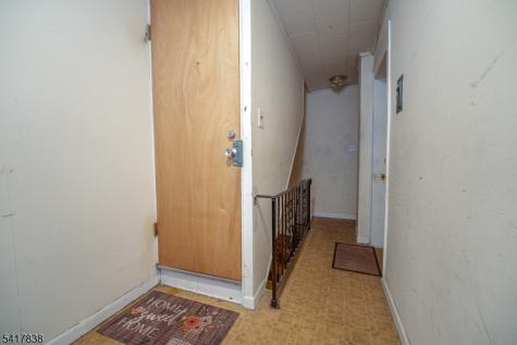 390 Lafayette Street Newark NJ 07105