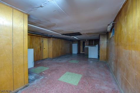 390 Lafayette Street Newark NJ 07105