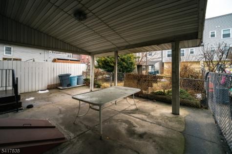390 Lafayette Street Newark NJ 07105