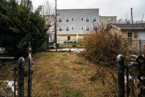 390 Lafayette Street Newark NJ 07105