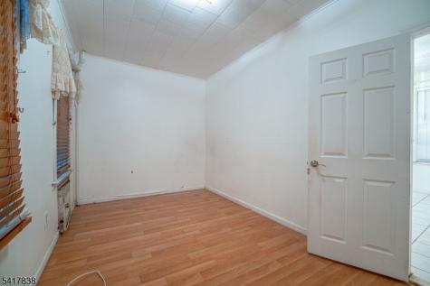 390 Lafayette Street Newark NJ 07105