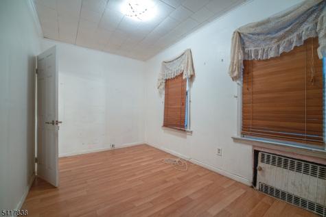 390 Lafayette Street Newark NJ 07105