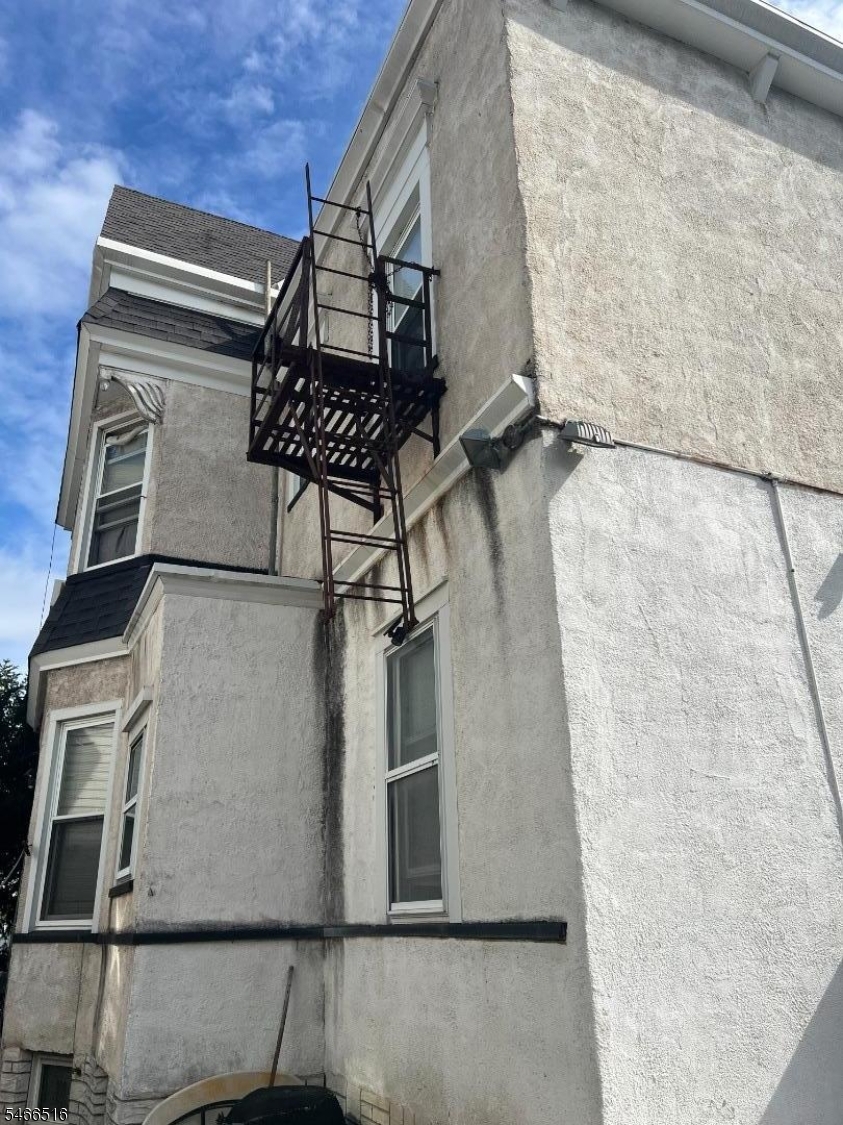2 Howell Place Newark NJ 07106