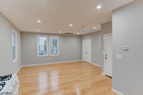 229 21ST Street Irvington NJ 07111