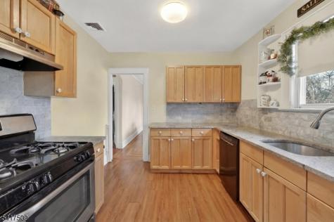 10 Brookside Avenue Hawthorne NJ 07506