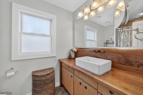 10 Brookside Avenue Hawthorne NJ 07506