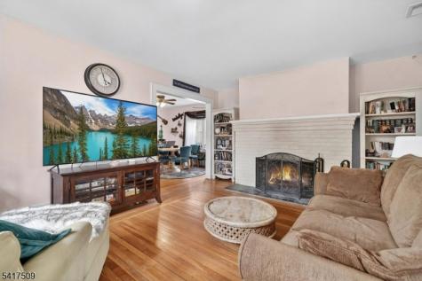 10 Brookside Avenue Hawthorne NJ 07506
