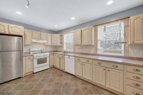 10 Brookside Avenue Hawthorne NJ 07506
