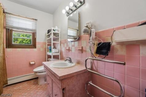 355 Chestnut Avenue South Hackensack NJ 07606
