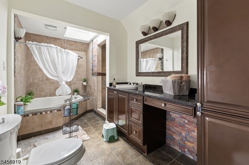 26 Dane Street Sayreville NJ 08872