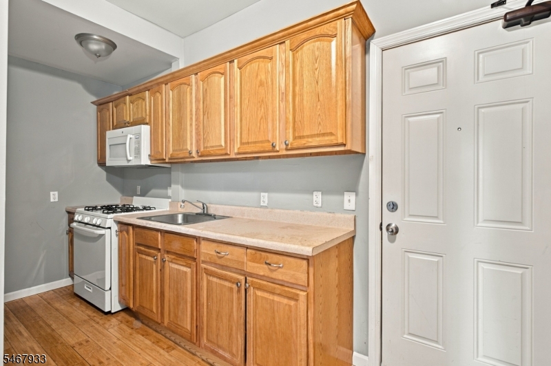 283 S 18th Street Newark NJ 07103