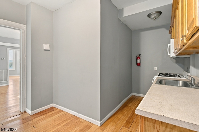 283 S 18th Street Newark NJ 07103