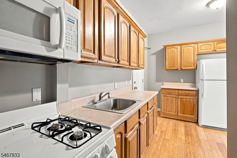 283 S 18th Street Newark NJ 07103