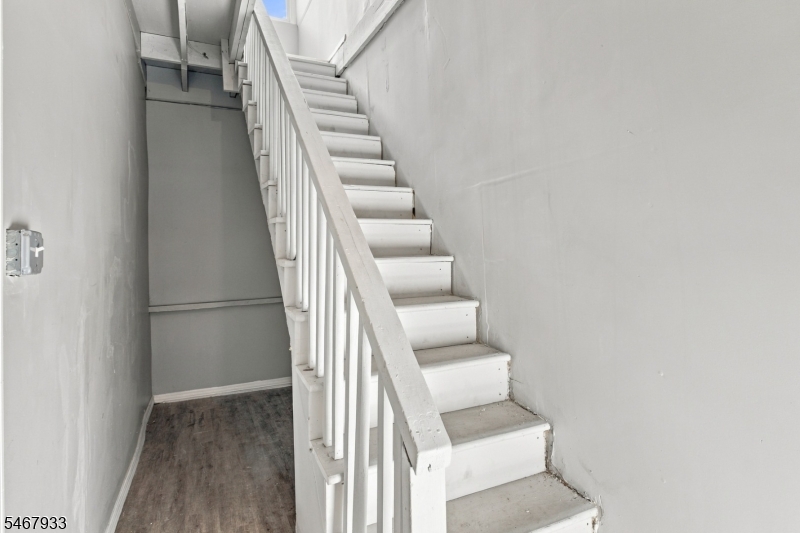 283 S 18th Street Newark NJ 07103