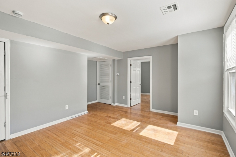 283 S 18th Street Newark NJ 07103