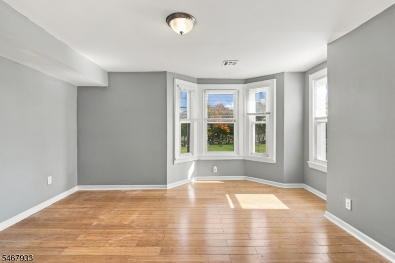 283 S 18th Street Newark NJ 07103