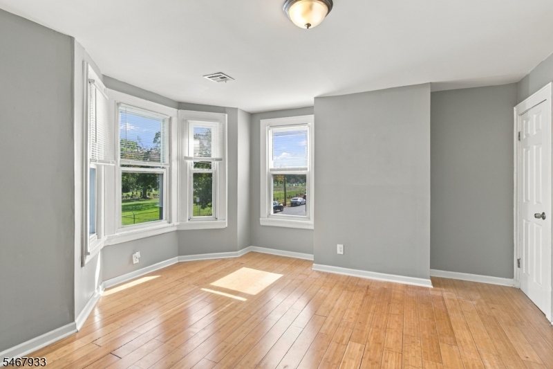 283 S 18th Street Newark NJ 07103