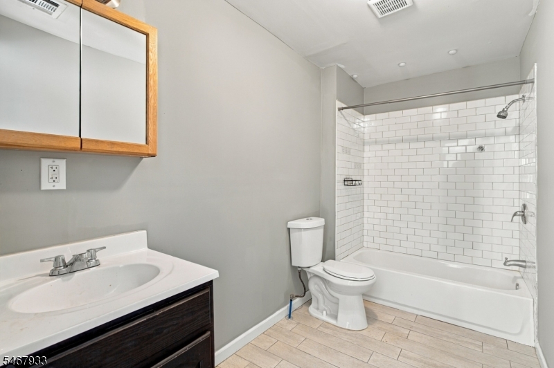 283 S 18th Street Newark NJ 07103