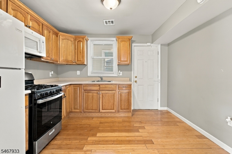 283 S 18th Street Newark NJ 07103