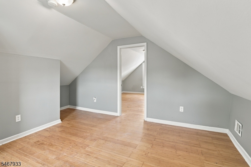 283 S 18th Street Newark NJ 07103