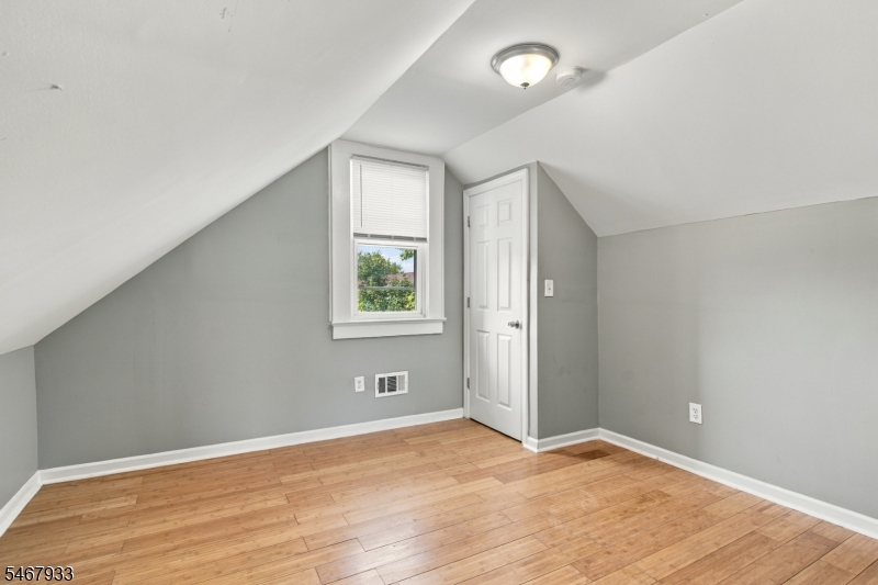 283 S 18th Street Newark NJ 07103