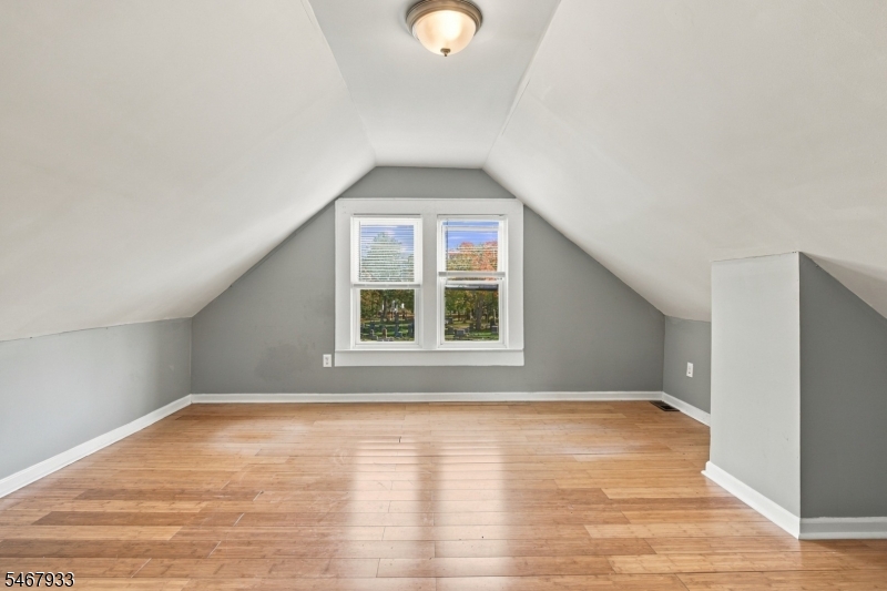 283 S 18th Street Newark NJ 07103