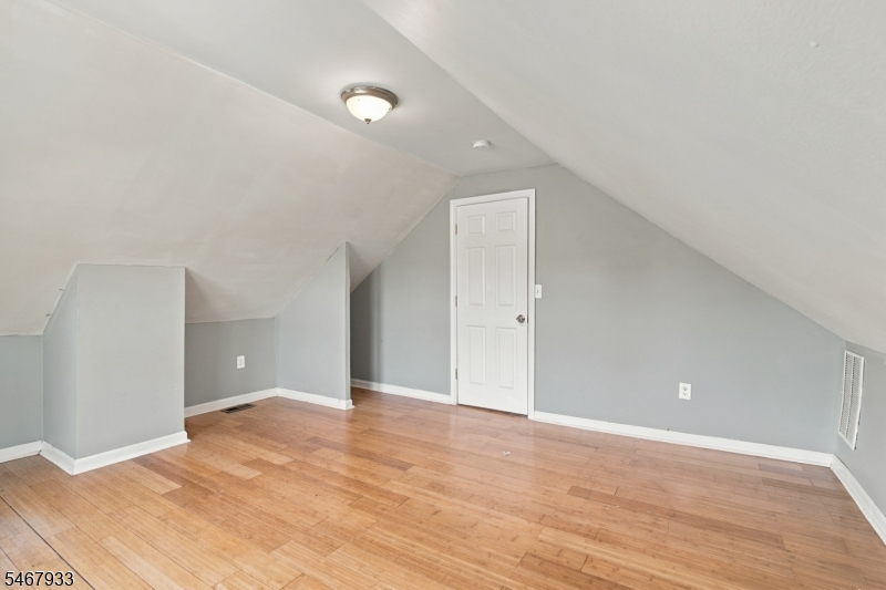 283 S 18th Street Newark NJ 07103