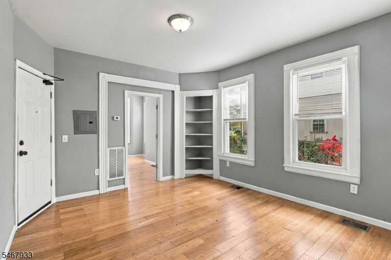 283 S 18th Street Newark NJ 07103