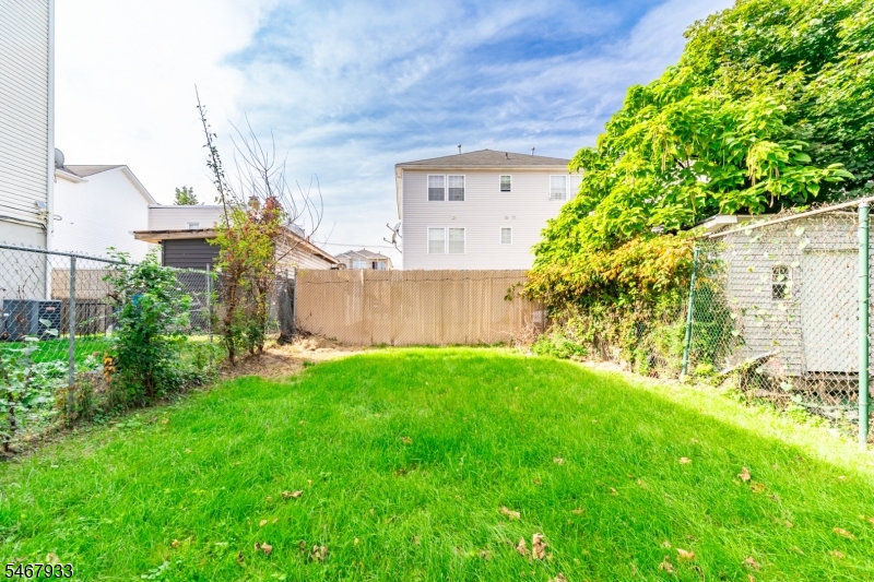 283 S 18th Street Newark NJ 07103