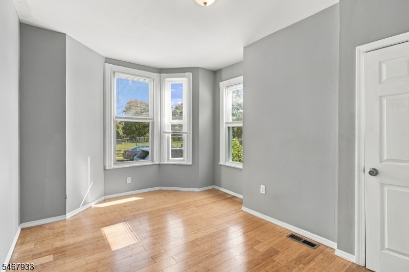 283 S 18th Street Newark NJ 07103