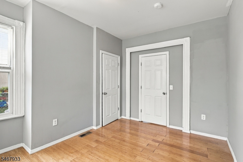 283 S 18th Street Newark NJ 07103