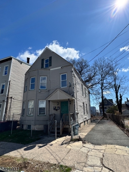 88 N 6th Street Paterson NJ 07522