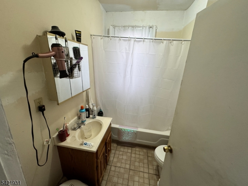 88 N 6th Street Paterson NJ 07522
