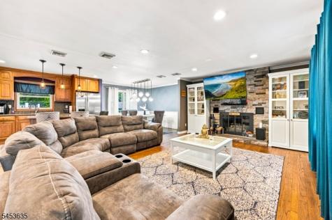13 East Street Wanaque NJ 07465