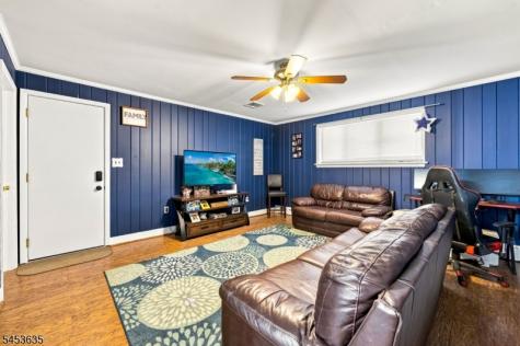 13 East Street Wanaque NJ 07465