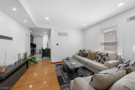 509 Roosevelt Street Roselle Park NJ 07204