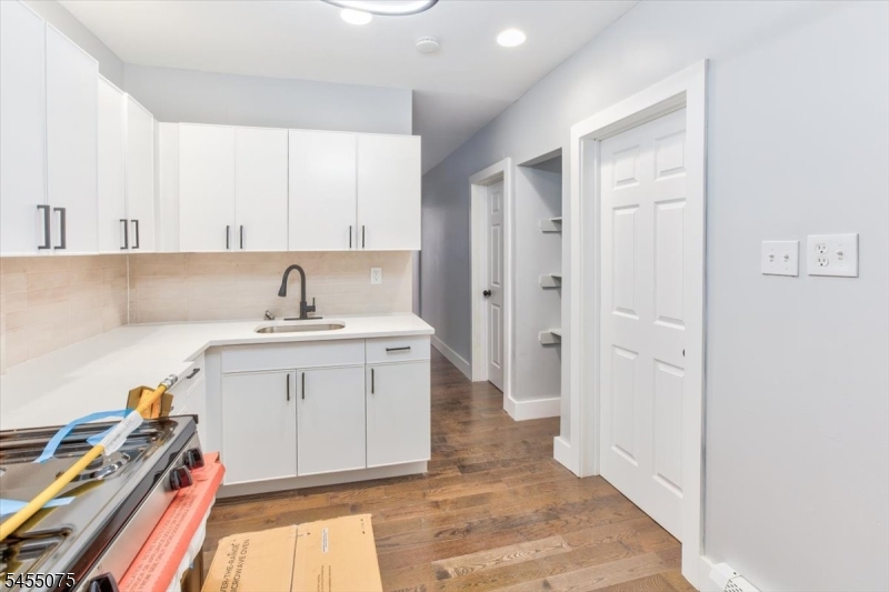 20 Edwin Place Newark NJ 07112