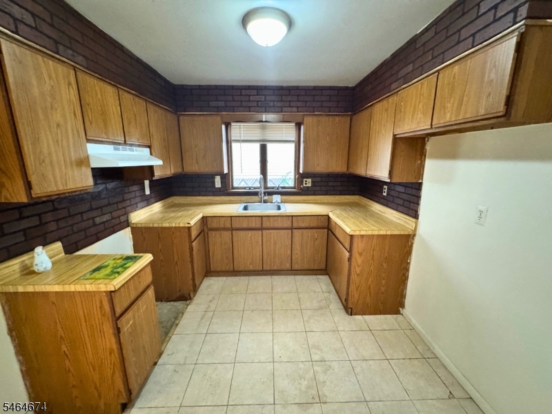 43 Hope Street Lodi NJ 07644