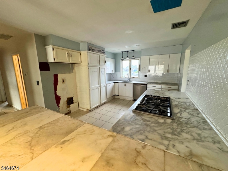 43 Hope Street Lodi NJ 07644