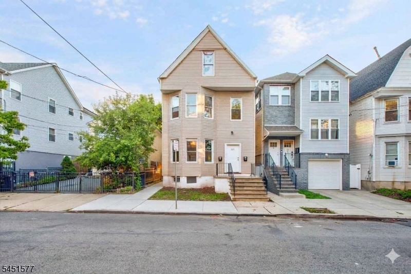 225 S 10th Street Newark NJ 07107