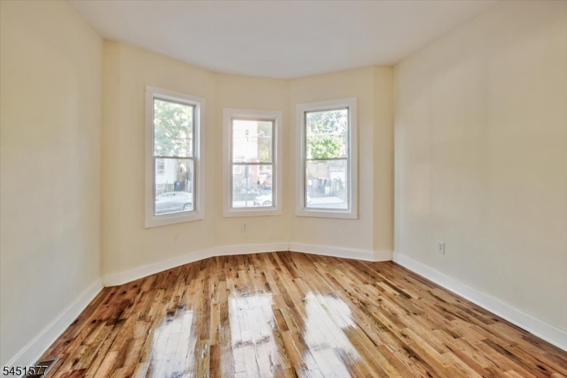 225 S 10th Street Newark NJ 07107