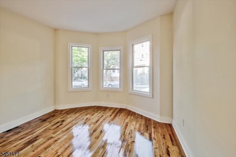 225 S 10th Street Newark NJ 07107